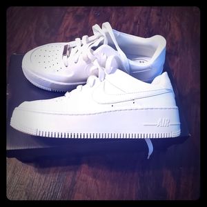 Nike Air Force 1 Sage Low